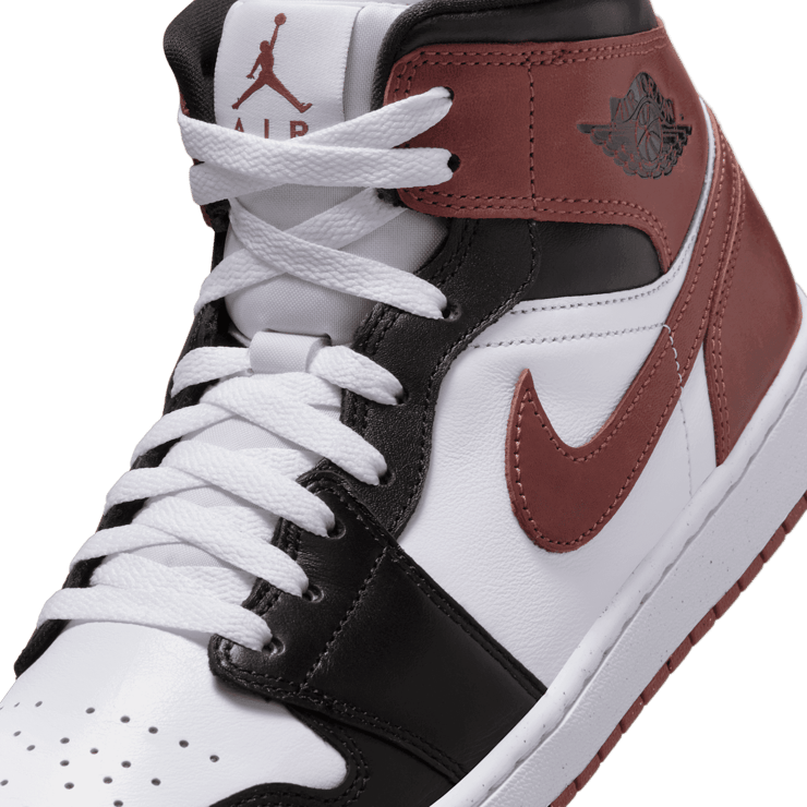 Air Jordan 1 Mid SE 'Dark Pony' Angle 4