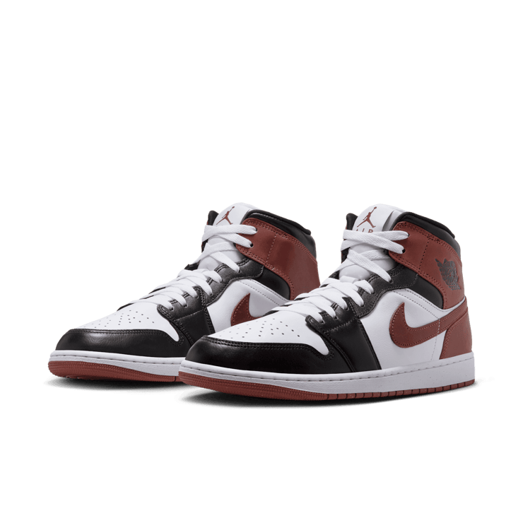 Air Jordan 1 Mid SE 'Dark Pony' Angle 2