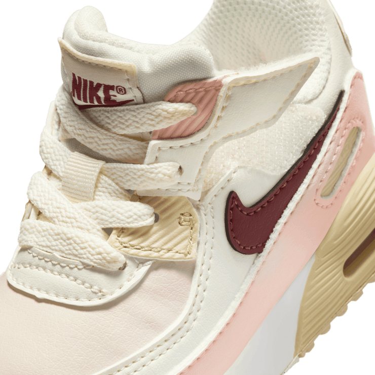 Nike Air Max 90 EasyOn Angle 4