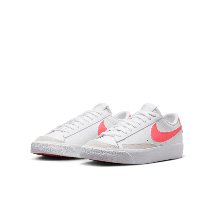 Nike Blazer Low '77 Angle 2