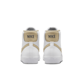 Nike Blazer Mid '77 Angle 3