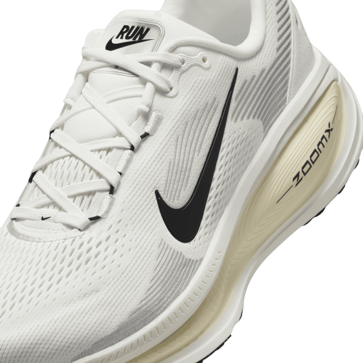 Nike Vomero 18 Coconut Milk Angle 4