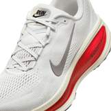 Nike Vomero 18 Platinum Tint Siren Red Angle 4