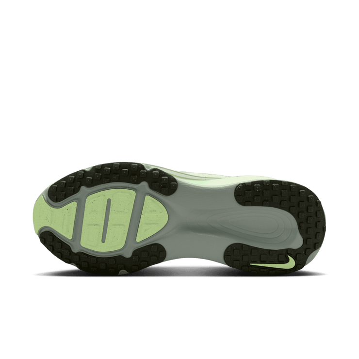 Nike Vomero 18 Light Silver Barely Volt Angle 0