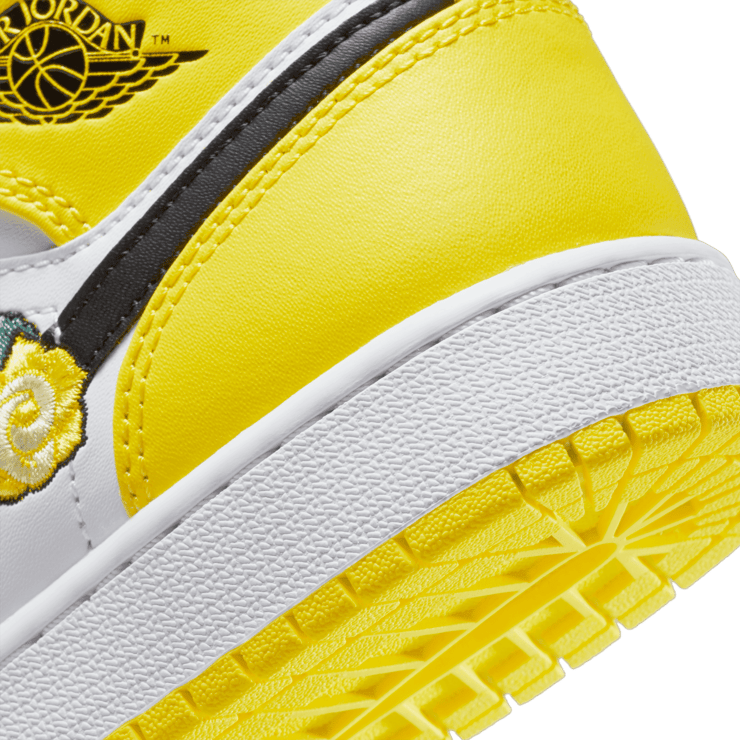 Jordan 1 Mid Dynamic Yellow Floral (GS) Angle 5