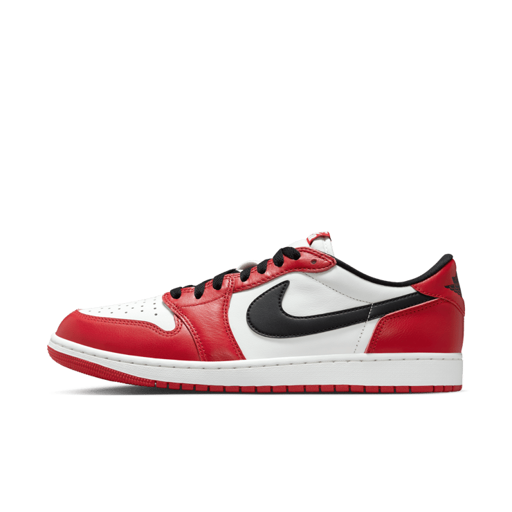 Air Jordan 1 Retro Low OG Chicago Angle 4