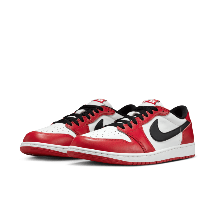 Air Jordan 1 Retro Low OG Chicago Angle 1