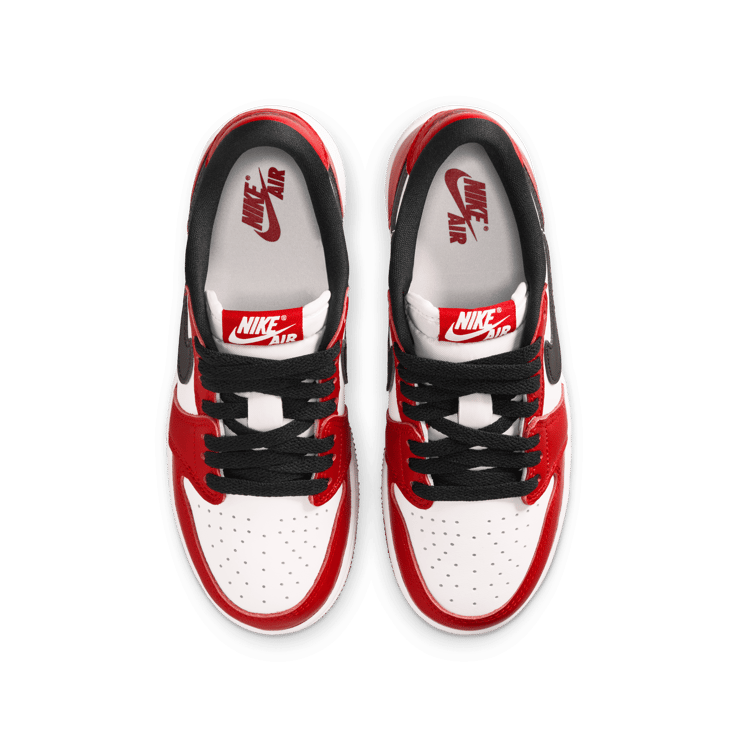 Air Jordan 1 Retro Low OG Chicago (GS) Angle 6