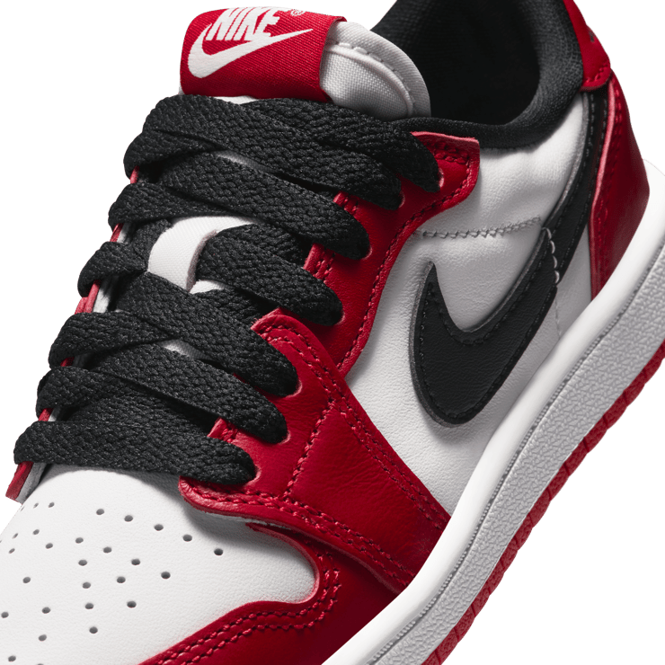 Air Jordan 1 Retro Low OG Chicago (PS) Angle 6