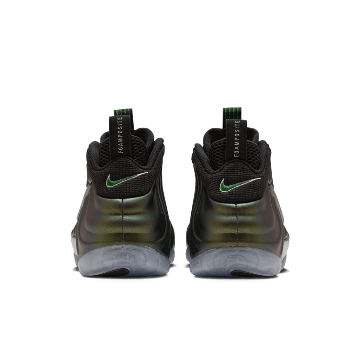 Nike Air Foamposite Pro Pine Green Angle 2