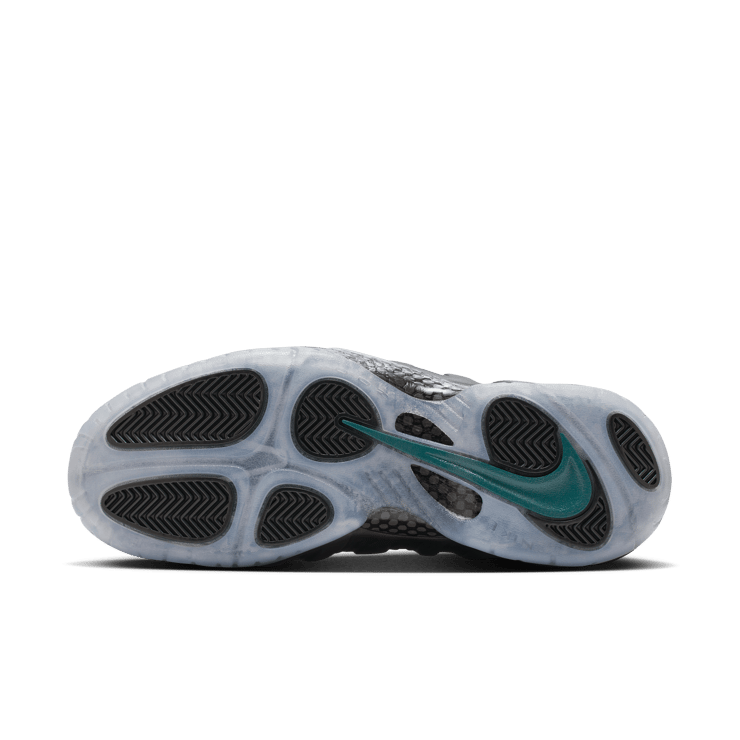 Nike Air Foamposite Pro Pine Green Angle 3