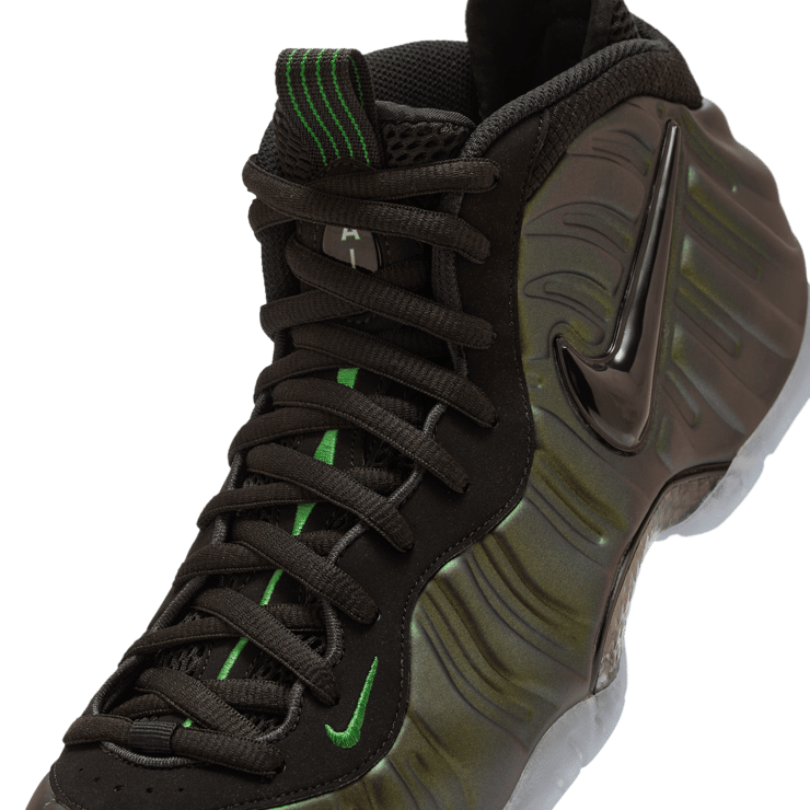 Nike Air Foamposite Pro Pine Green Angle 6