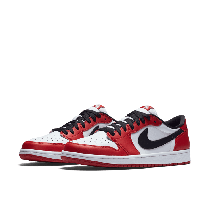 Air Jordan 1 Retro Low OG Chicago (2016) Angle 1