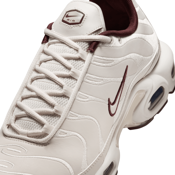 Nike Air Max Plus Phantom Light Bone Angle 8