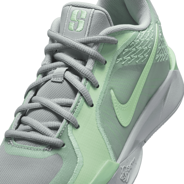 Nike Sabrina 2 The Bridge (GS) Angle 4