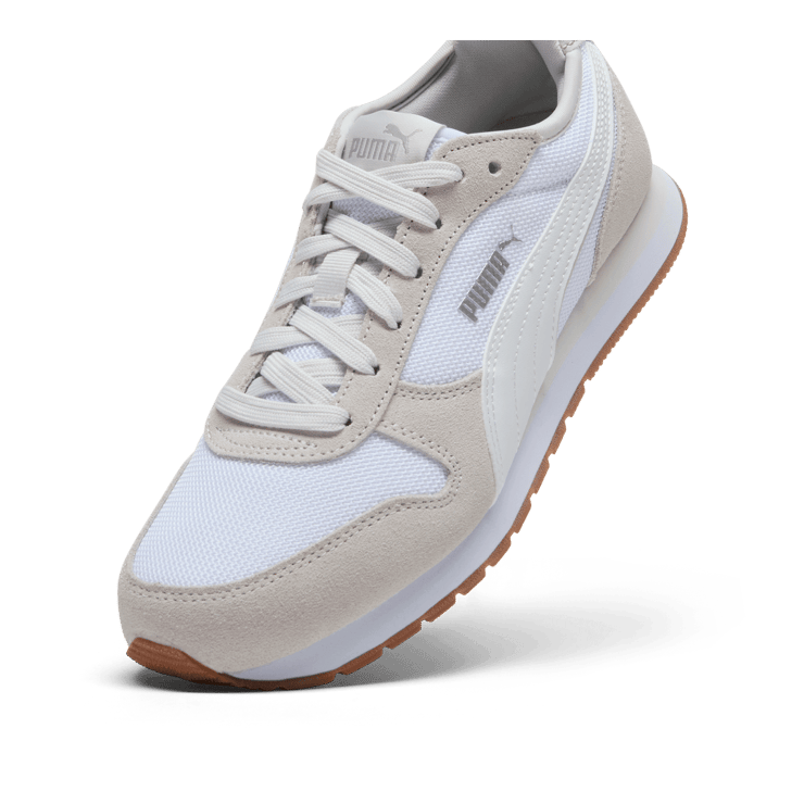 PUMA ST MILER Sneakers in White Angle 3