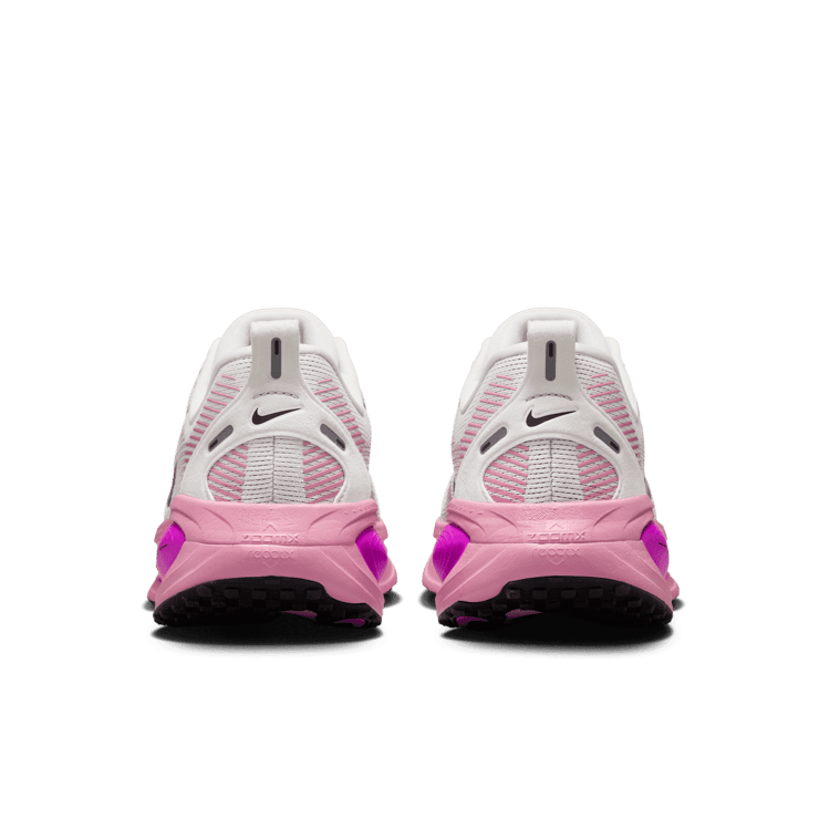 Nike Vomero 18 Road Angle 3