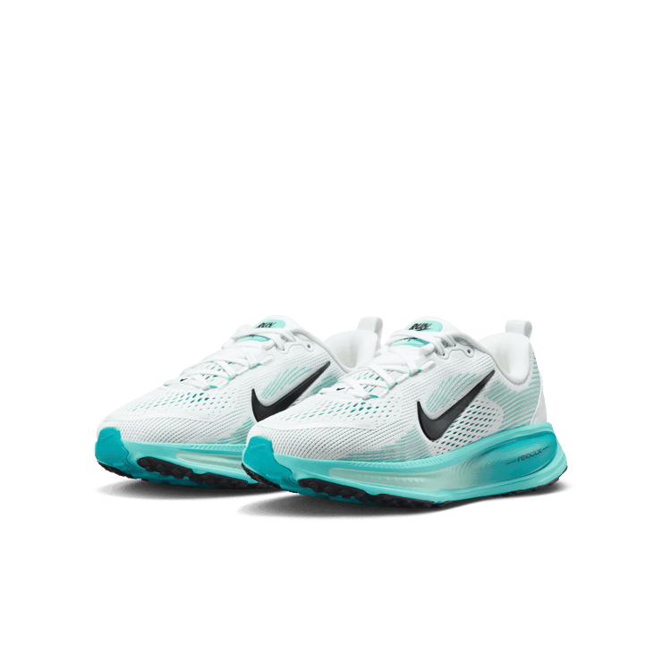 Nike Vomero 18 Road Angle 2