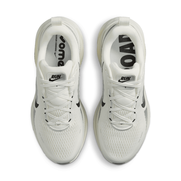 Nike Vomero 18 Road Angle 1