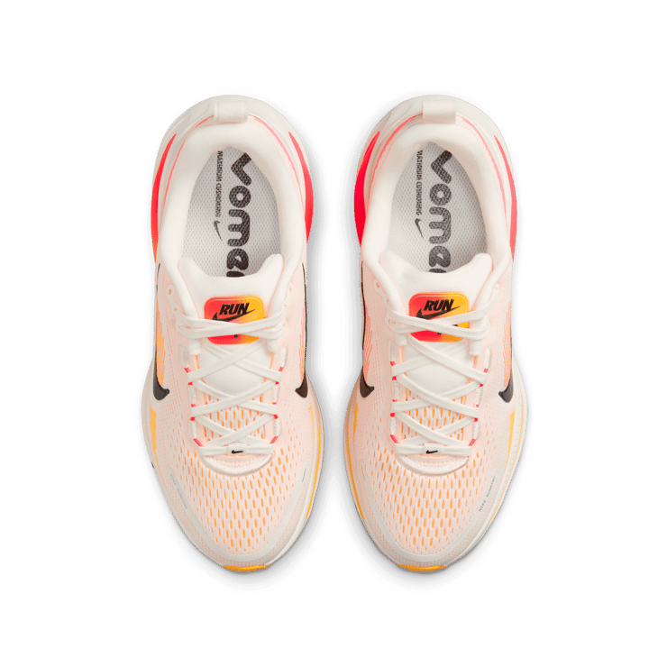 Nike Vomero 18 Road Angle 1