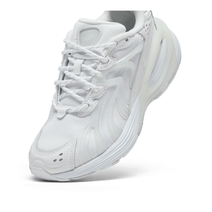 PUMA Inverse Echo Sneakers in White Angle 3