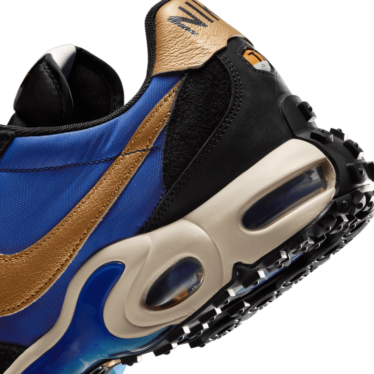 Nike Air Max Waffle Black Hyper Blue Angle 5