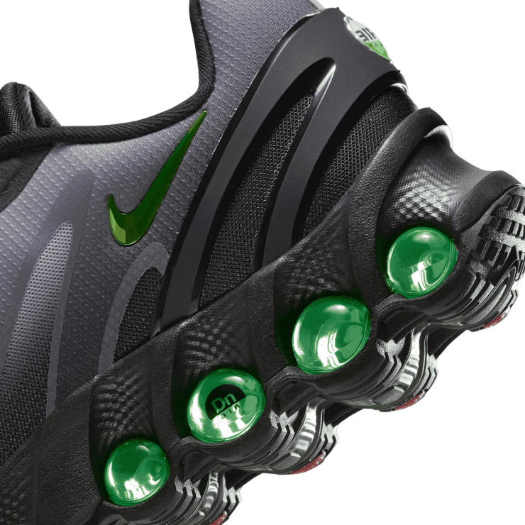 Nike Air Max DN8 Black Light Smoke Grey Angle 5
