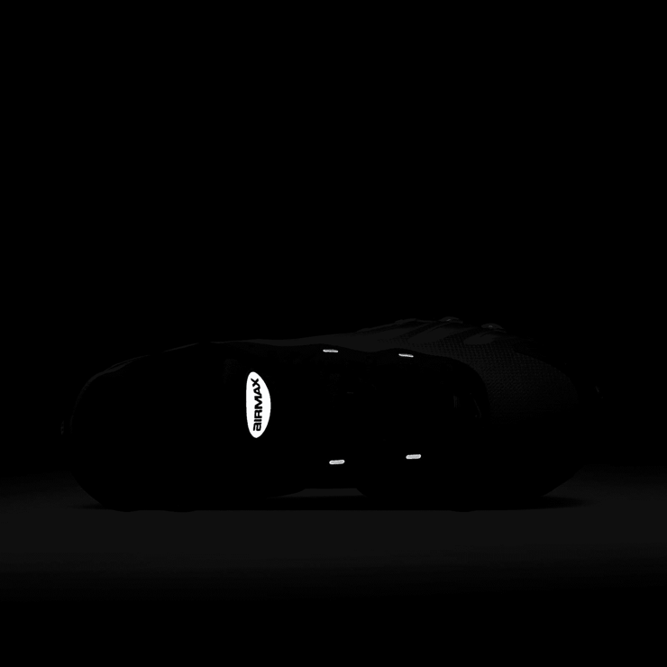 Nike Air Max DN8 Black Light Smoke Grey Angle 6