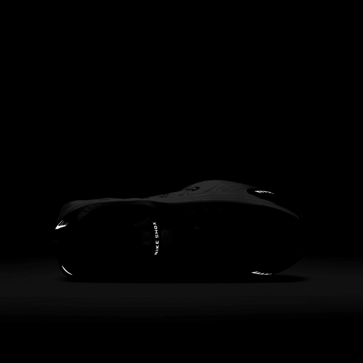 Nike Shox R4 Angle 6