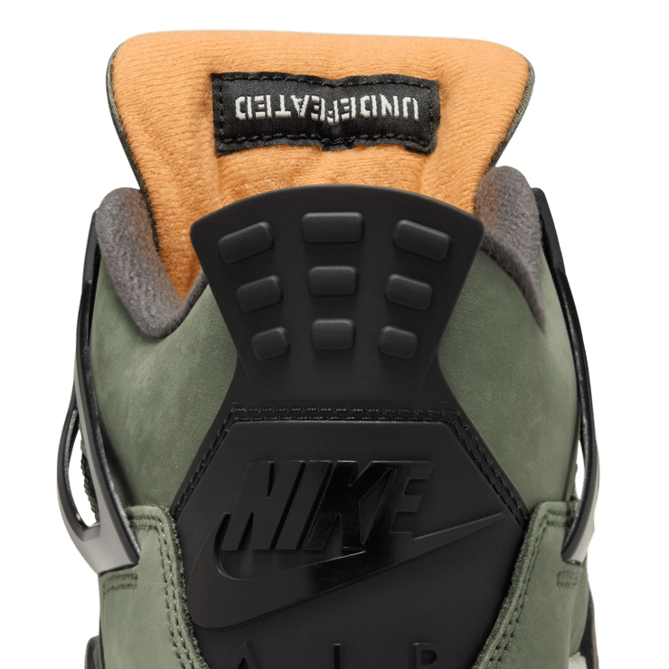 Air Jordan 4 Retro OG SP Undefeated Angle 8