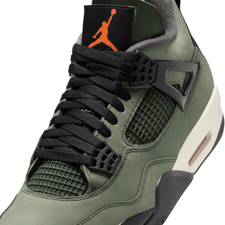 Air Jordan 4 Retro OG SP Undefeated Angle 11