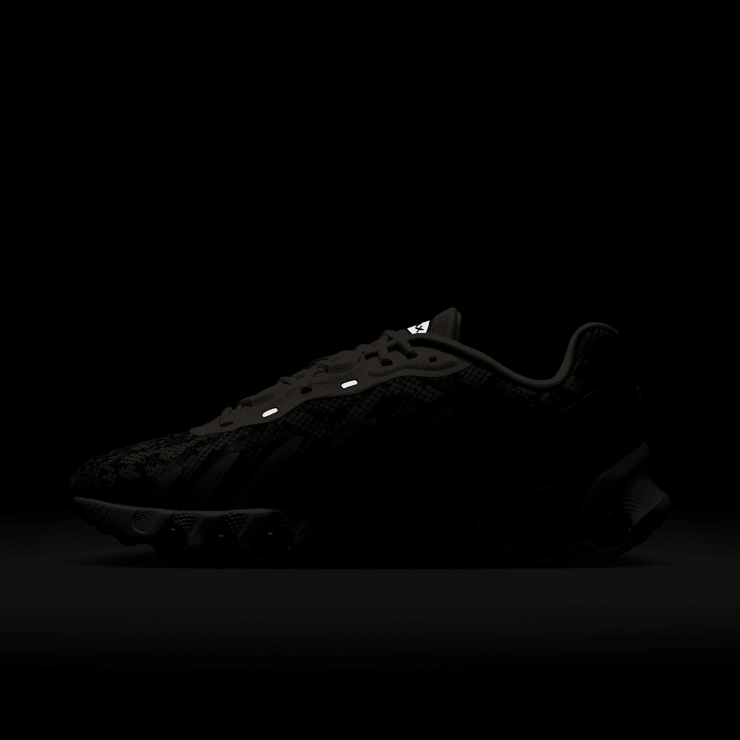 Nike Air Max DN8 Snakeskin Light Khaki Angle 2