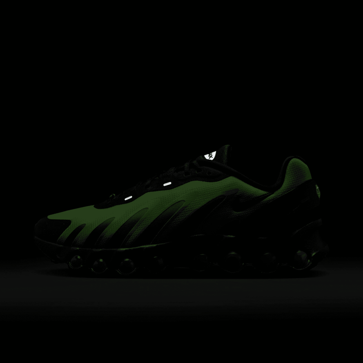 Nike Air Max Dn8 Black Green Strike Angle 7