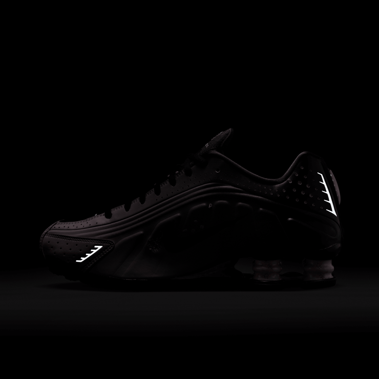 Nike Shox R4 Sakura Angle 4