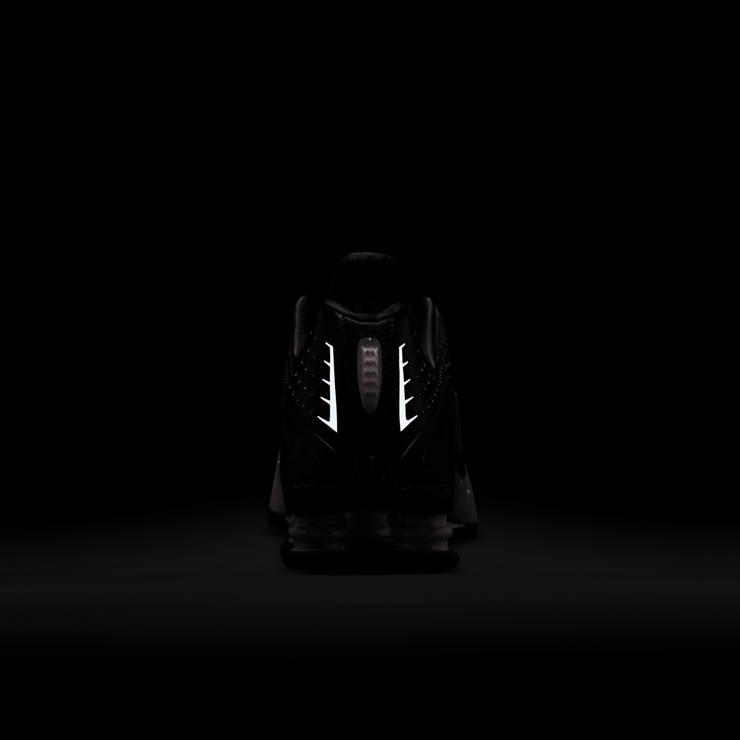 Nike Shox R4 Sakura Angle 0