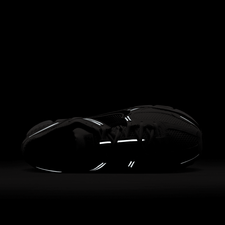 Nike Zoom Vomero 5 Pink Foam Phantom Angle 6