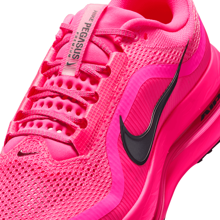 Nike Pegasus Premium Hyper Pink Angle 4