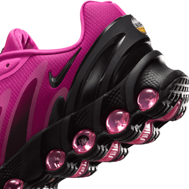 Nike Air Max DN8 Hyper Pink Black (W) Angle 5