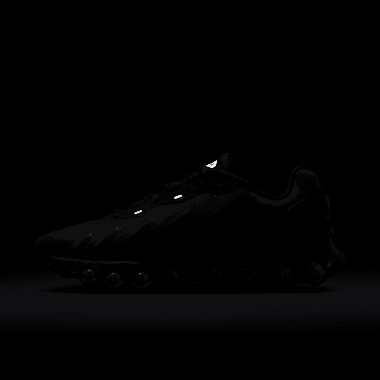 Nike Air Max DN8 Black Indigo Burst Angle 8