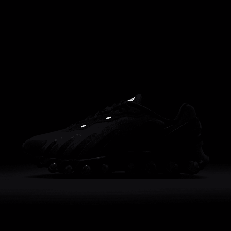 Nike Air Max DN8 Black Indigo Burst Angle 7