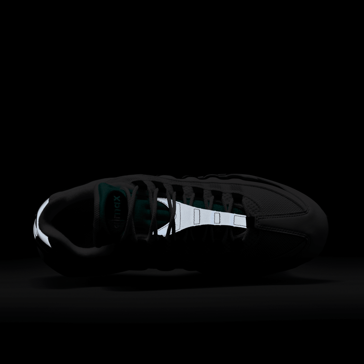 Nike Air Max 95 OG Black Border Angle 5