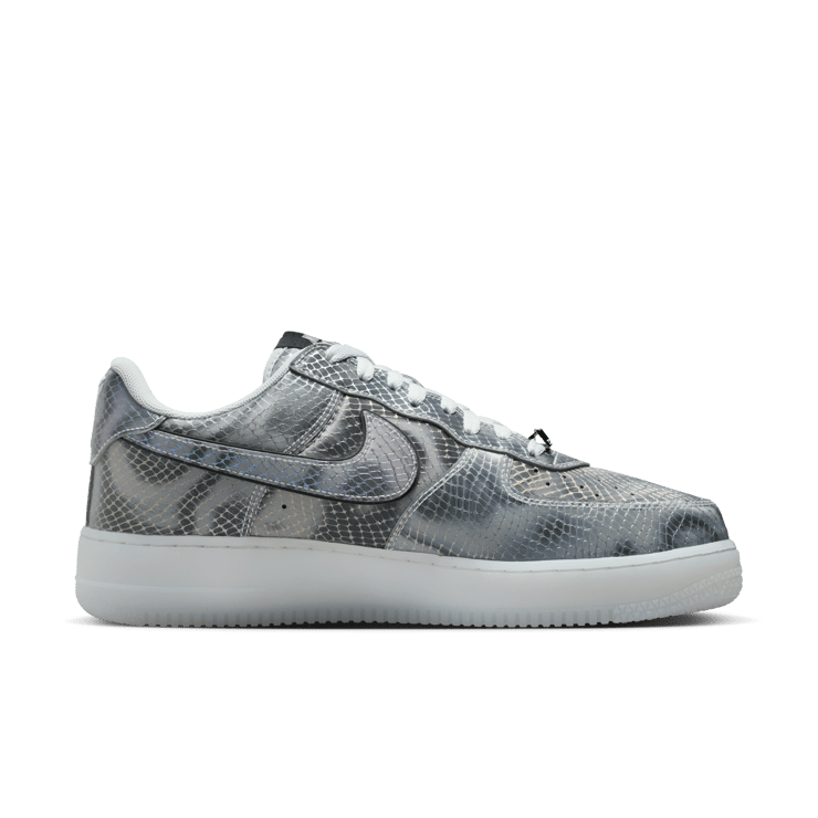 Nike Air Force 1 Low Protro Kobe Bryant Lenticular Angle 1