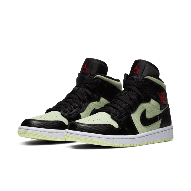 Jordan 1 Mid Nike Grind (W) Angle 2