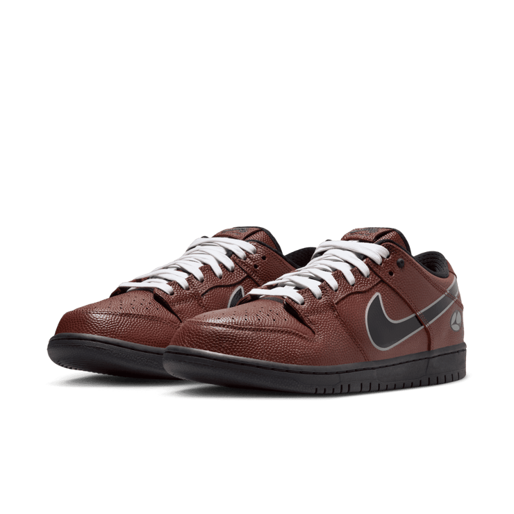 Nike SB Dunk Low Limosine Skateboards Angle 3