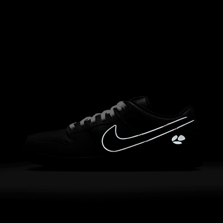 Nike SB Dunk Low Limosine Skateboards Angle 7