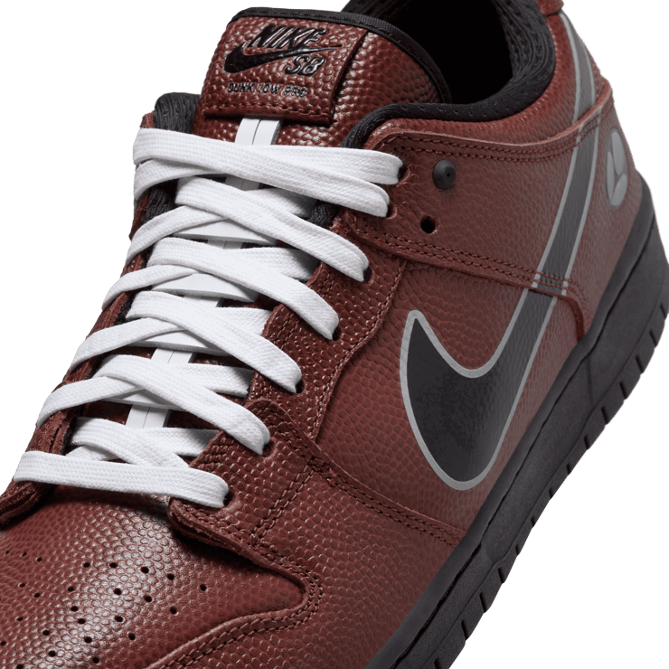 Nike SB Dunk Low Limosine Skateboards Angle 5