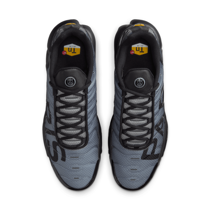 Nike Air Max Plus PSG Black Angle 6