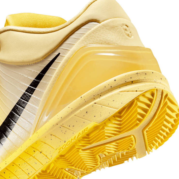 Nike Kobe 4 Protro CHBL Angle 6