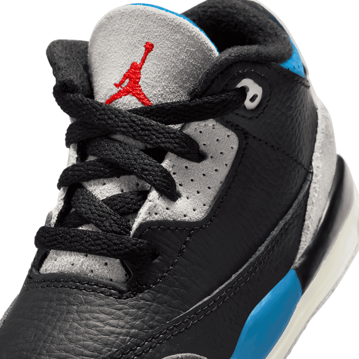 Air Jordan 3 Retro Rare Air Black Military Blue (TD) Angle 4