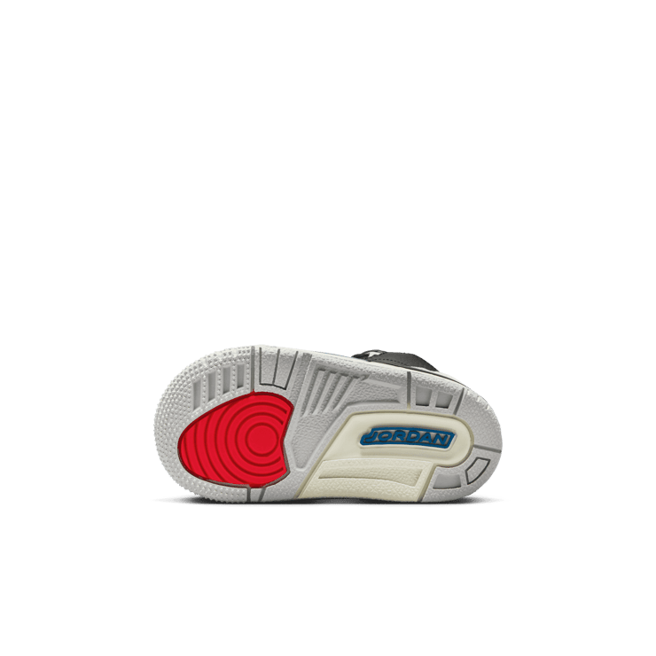 Air Jordan 3 Retro Rare Air Black Military Blue (TD) Angle 5